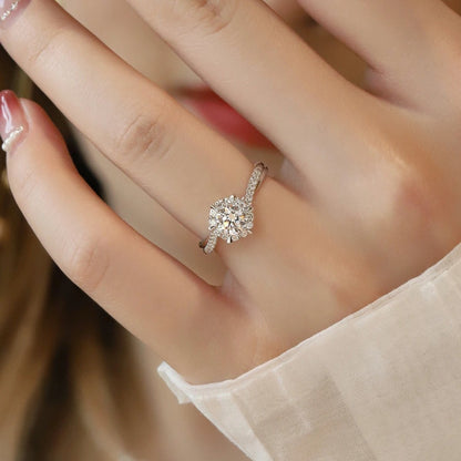 💍 SPARKLES LIKE A DREAM✨ LUXURY LOOK. TIMELESS BEAUTY💕Moissanite from the Stars Ring